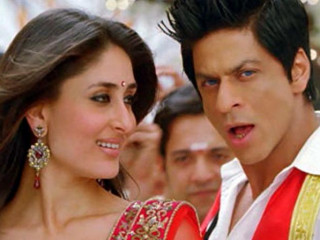 ޝާހްރުކް ޚާނާއި ކަރީނާ އެކުގައި ކުޅުނު ފިލްމެއްގެ މަންޒަރެއް