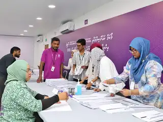 އަލިފާނުގެ ހާދިސާއާއި ގުޅިގެން ފައިނަލް ރަޖިސްޓްރީގައި ސޮއި ކުރުމުގެ މަސައްކަތް ސޯޝަލް ސެންޓަރަށް ބަދަލުކޮށް ސޮއިކުރަން ފަށައިފި