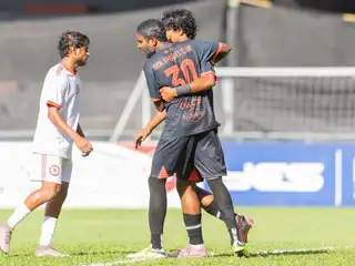 ބުރު ބަލިކޮށް އޮޑިން ކަޕް ވިނާސް ކަޕްގެ ތިން ވަނަ ހޯދައިފި