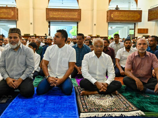 President Solih on Friday morning joined the Eid Al-Fitr prayer congregation at the Islamic Centre