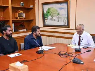 ވިޔަފާރި ބަނދަރުގައި މުދާ އުފުލާ ލޮރީތަކުގެ ޑްރައިވަރުންގެ ޝަކުވާތައް ބަންޑުންކޮށްލައިފި