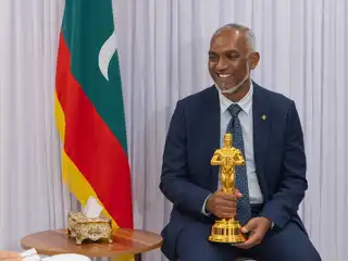 ރައީސް މުއިއްޒު އަކީ އޮސްކާ ފެންވަރުގެ އެކްޓަރެއް!