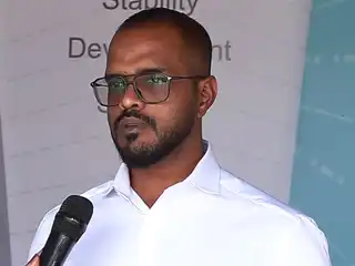 ހަޤީޤަތް އޮޅުވާލައިގެން ސަރުކާރަށް ތާއީދު އޮތްކަން ދެއްކުމަށް މެންބަރު ދާއޫދު ކުރި މަސައްކަތް ފެނަށް