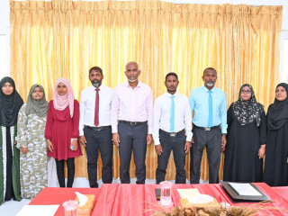 The president met members of HA. Vashafaru council and WDC on Sunday