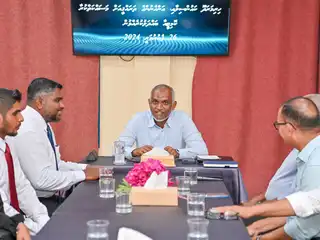 ހދ. ހިރިމަރަދޫ ކައުންސިލާ ރައީސް މުއިއްޒު 2024 ވަނަ އަހަރު ބޭއްވި ބައްދަލުވުމެއްގެ ތެރެއިން