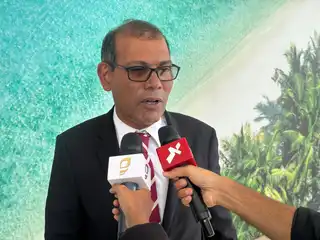 ޖޫން މަހު ހަމަވާ 50 މިލިއަން ޑޮލަރުގެ ބޮންޑަށް، އިންޑިއާ އަށް ދައްކަންޖެހޭ ފައިސާ ރިޒާވްގައި ނެތް: ރައީސް ނަޝީދު