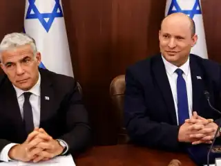 ނަފްތާލީ ބެނެޓް އާއި އަދި ޔައިރު ލަޕިޑް.