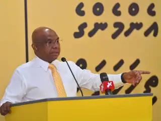 ރައީސް މުއިއްޒު އުޅުއްވީ އެެއް ރަށުގައި އަޅުއްވާ ބިންގާ އަށް ވުރެ އަނެއް ރަށުގެ ބިންގާ އިތުރު ކުރެއްވުމުގެ އަމިއްލަ މުބާރާތެއްގައި: ޝާހިދު 