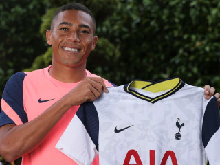 ލޯނު އުސޫލުން ބެންފީކާގެ ވިނީޝިއަސް ޓޮޓެންހަމަށް