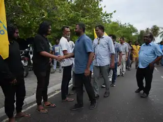 މީކާއިލް ކެމްޕޭނަށް ދ. ކުޑަހުވަދޫގައި.