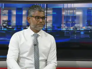 Shujau speaking during RaajjeTV's "Fala Surukhee" program.