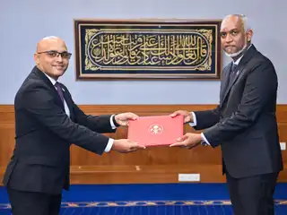 ފިނޭންސް މިނިސްޓަރަކަށް ޓެކްސް ކޮމިޝަނަރުގެ މަގާމުގައި ހުންނެވި ޒަރީރު އައްޔަނުކޮށްފި 