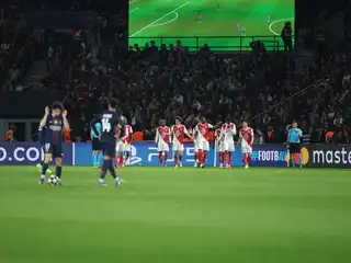 މެޗުގައި ލަނޑު ޖެހުމަށް ފަހު މޮނާކޯގެ ކުޅުންތެރިން އުފާ ފާޅު ކުރަނީ