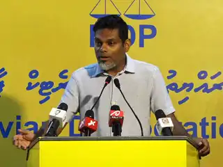 މަހު މުސާރަ ލިބިގެން ކުލި ދައްކާފައި ބާކީ ފައިސާއެއް އޮވޭތޯ އަމްރު ސުވާލު އުފައްދަވައިފި