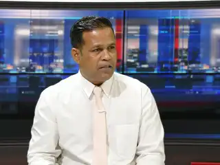 ރާއްޖެޓީވީގެ ފަލަސުރުހީ ޕްރޮގްރާމްގައި ވާހަކަ ދައްކަވަމުން ފަހި ޔޫނިއަންގެ ރައީސް އިބްރާހިމް ނޫރައްދީން ވާހަކަ ދައްކަވަނީ. 
