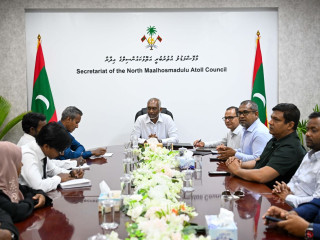 The president met members of R. Angolhitheemu council and WDC on Sunday