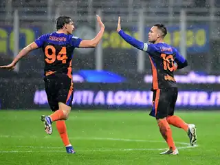 މެޗުގައި ލަނޑު ޖެހުމަށް ފަހު އިންޓަރގެ ކުޅުންތެރިން އުފާ ފާޅު ކުރަނީ