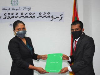 ނ ހޮޅުދޫ އިސްމެޖިސްޓްރޭޓަށް ފަތްކޮޅު ހަވާލުކޮށްދެއްވަނީ