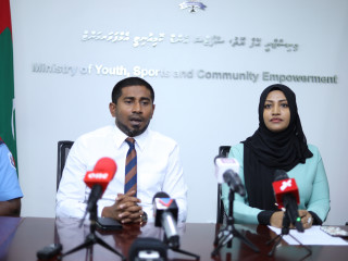 ޔޫތު މިނިސްޓަރު އަހުމަދު މަހުލޫފާއި ޓްރާންސްޕޯޓް މިނިސްޓަރ އައިޝަތު ނަހުލާ