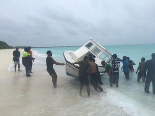 ބަންޑުންޖަހާލި ލޯންޗު ހަނިމާދޫއަށް އެރުވުމުގެ މަސައްކަތްކުރަނީ