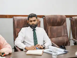 ޤާނޫނު ހުއްޓުވި ޕްލޭސްކޫލް އަލުން އައުޓްސޯސް ކުރަން ވޯޓު ދެވުނު އިރުވެސް ސަރުކާރު ކައުންސިލަރަކަށް ނޭނގުނު