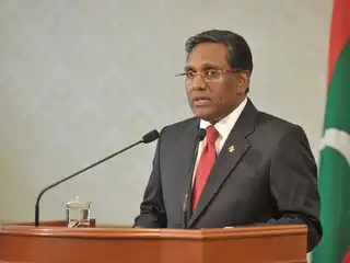 ރާއްޖެ އަށް 4 ބިލިއަން ޑޮލަރު ގެންނާނެ ކަމަށް ބުނެ ވަހީދުގެ ފިނޭންސް މިނިސްޓަރުގެ ބޮލަށް އެރިގެން މީހަކު އުޅުނު މައްސަލައިގައި ވެސް ލަފާ ހޯދީ އެޕްސްޓީންގެ ފަރާތުން