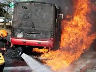 މެކްސިކޯގެ ބާރުގަދަ މަސްތުވާތަކެތީގެ ކާޓެލް ލީޑަރަކު މަރުވުމާ ގުޅިގެން އުފެދުނު ހަމަ ނުޖެހުންތަކާ އެކު، ފްލައިޓުތައް ކެންސަލް ކޮށްފި 