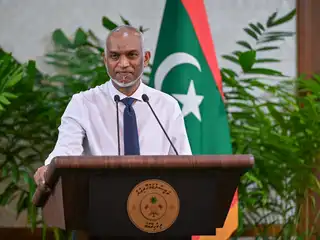 ރައީސް މުއިއްޒު ނޫސްވެރިންނާ ބައްދަލުކުރެއްވުން.