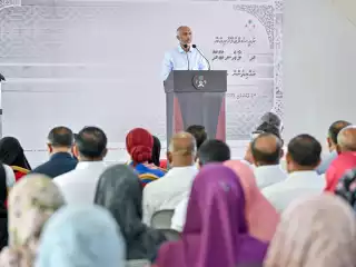 މާއެނބޫދޫ ބިން ހިއްކުމަކީ ރައީސް މުއިއްޒުގެ ރިޔާސީ ވައުދެއް، ނަމަވެސް މި މަޝްރޫއުގެ އެއްވެސް މަސައްކަތެއް ކުރިއަށް ނުދޭ!