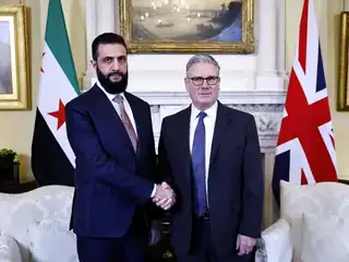 އިނގިރޭސިވިލާތުގެ ބޮޑު ވަޒީރު ސްޓާމާ އާއި، ސީރިއާގެ ރައީސް އަޙުމަދު އަލްޝަރާ