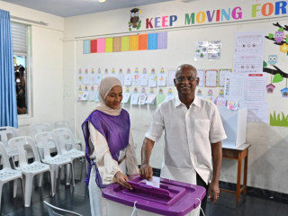 President Ibrahim Mohamed Solih casting his vote