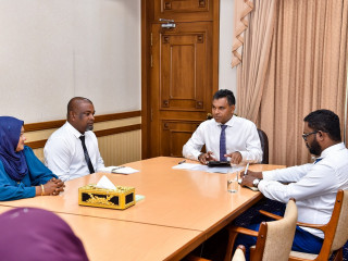 Vice President Faisal Naseem has met with the council members of Fiyoari Island in the Gaafu Dhaalu Atoll