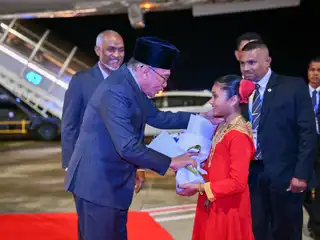 މެލޭޝިއާގެ ބޮޑުވަޒީރު އަންވަރު އިބްރާހީމް، ފުރަމާނަ ދަތުރުފުޅެއްގައި ރާއްޖެ ވަޑައިގެންފި