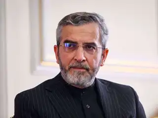 އެމެރިކާ އާ އެކު ވެދާނެ ނިއުކްލިއާ އެއްބަސްވުމެއްގެ ދަށުން، އީރާނުން މުއްސަނދިކޮށްފައިވާ ޔުރޭނިއަމް އެހެން ގައުމަކަށް ބަދަލުކުރަން އުޅޭކަމަށް ދެކެވޭ ވާހަކަތައް އެ ގައުމުން ދޮގުކޮށްފި