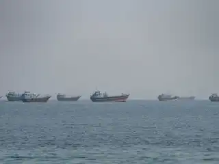 ހުރްމުޒް ކަނޑުއޮޅި ހުޅުވުމުގެ އުންމީދާއެކު ތެލުގެ އަގު ދަށަށް