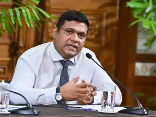 ޓުއަރިޒަމް މިނިސްޓަރު މުހައްމަދު އަމީން ރައީސް އޮފީހުގައި ބޭއްވި ނޫސްވެރިންގެ ބައްދަލުވުމެއްގައި ވާހަކަދައްކަވަނީ19.05.2026