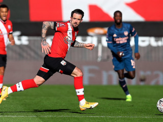 ސައުތެމްޓަނާއި އާސެނަލް ބައްދަލުކުރި މެޗުގެ ތެރެއިން: މި މެޗުން ސައުތެމްޓަން މޮޅުވީ 1-0 ން