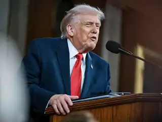 ވެނެޒުއެލާ އިން 80 މިލިއަން ތެޔު ފީފާ ލިބިއްޖެ: ޓްރަމްޕް 