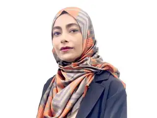 ވަޒީފާއާ ބެހޭ ޓްރައިބިއުނަލްގެ މެންބަރު ފާތިމަތު ސައުސަން. އޭނާ ނިޔާވީ ހޮނިހިރު ދުވަހުގެ ފަތިހުގެ ވަގުތެއްގައި