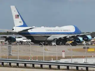 ޓްރަމްޕްގެ ނަމަށް ފްލޮރިޑާ އެއާޕޯޓުގެ ނަން ބަދަލުކުރަނީ