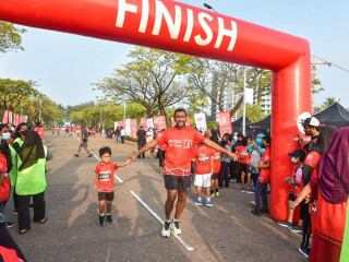 BML holds Wow Kidz Run and donates MVR100,000 to MAPD