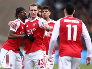 އެފްއޭ ކަޕް: މެންސްފީލްޑް ޓައުން ބަލިކޮށް އާސެނަލް ކުއާޓާ ފައިނަލް އަށް 