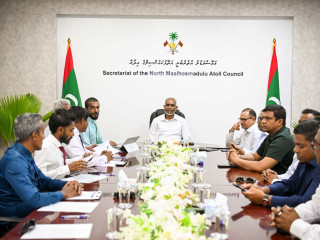 The president met members of Raa Atoll Council on Sunday