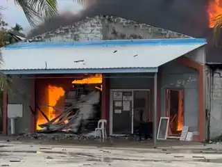 ފުނަދޫ ބަނދަރުގެ ޕެޓްރޯލް ޝެޑްގައި ވަރަށް ބޮޑަށް އަލިފާން ރޯވެ އަނދަނީ