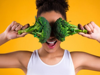 ހުރިހާ އުމުރުފުރައެއްގެ މީހުން ވެސް ކެއުމުގައި ބްރޮކޮލީ ބޭނުން ކުރުން މުހިންމު ކަމަށް ސިއްހީ މާހިރުން ވިދާޅުވެފައިވޭ