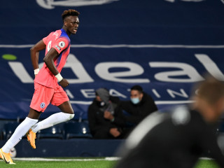 ވެސްޓް ބްރޮމާއި ޗެލްސީ ބައްދަލުކުރި މެޗުގެ ތެރެއިން: މި މެޗު އެއްވަރުވީ 3-3 ން