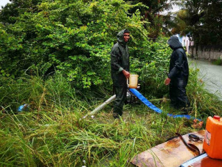 ތިނަދޫގައި ފެންބޮޑުވުމާއިގުޅިގެން ފެން ހިންދުމުގެ މަސައްކަތް ކުރަނީ