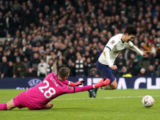 ޓޮޓެންހަމް އަދި ސައުތްހެމްޕްޓަން ބައްދަލުކުރި މެޗުގެ ތެރެއިން