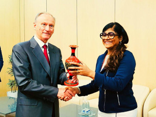 ރަޝިއާގެ ސެކިއުރިޓީ ކައުންސިލްގެ ސެކްރެޓަރީ ނިކޮލާއި ޕަޓްރޫޝޭވް، ޑިފެންސް މިނިސްޓަރު މާރިޔާ ބައްދަލު ކުރައްވަނީ