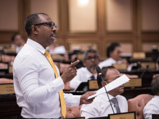 އެމްޑީޕީގެ ޕީޖީ ލީޑަރ އަދި މެދު ހެންވޭރު ދާއިރާގެ މެމްބަރު އަލީ އާޒިމް